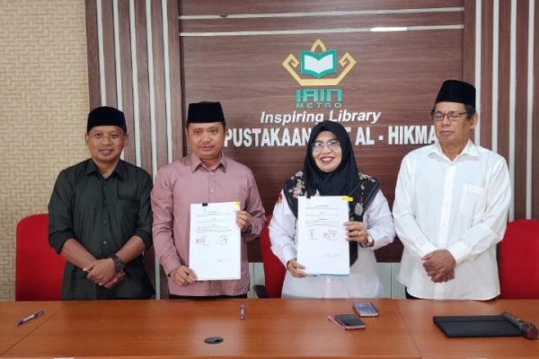 Penandatanganan MoU Sekolah Tinggi Ilmu Tarbiyah Darul Ishlah Tulang Bawang dengan IAIN Metro Lampung